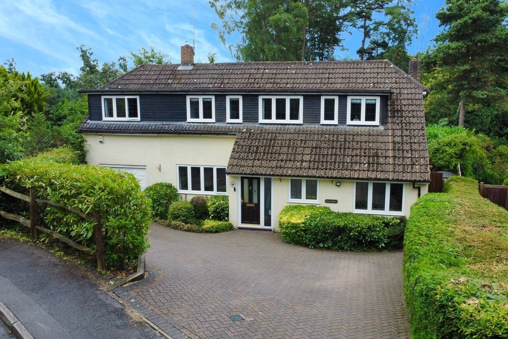 Property photo 1 of 24