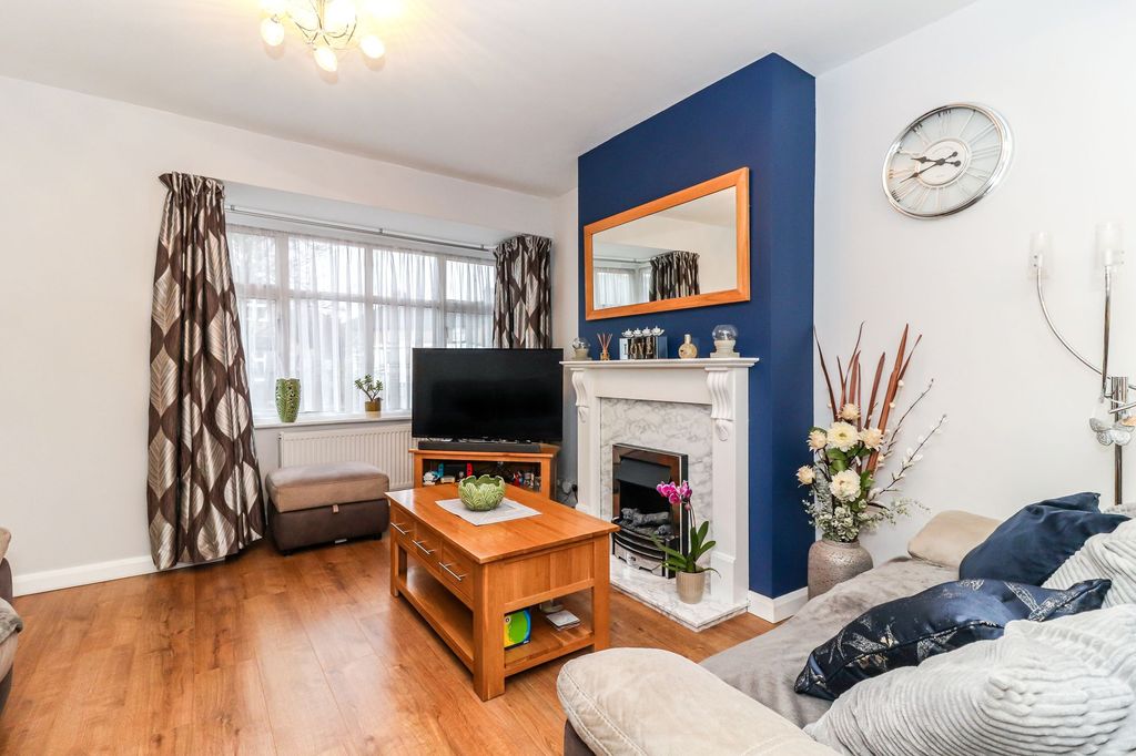 Property photo 3 of 20