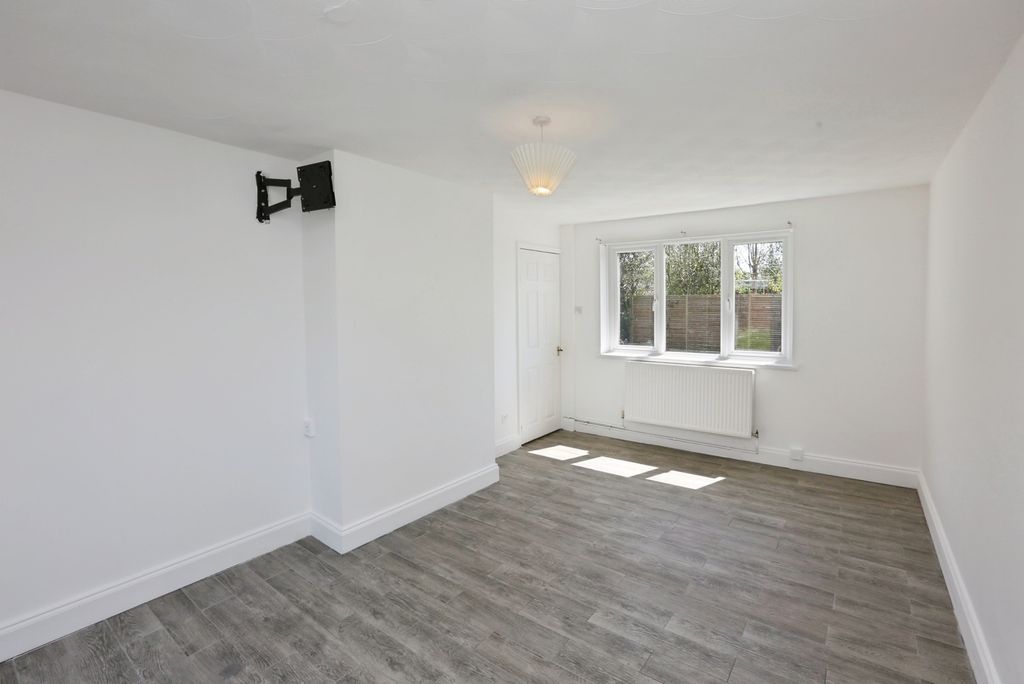 Property photo 3 of 18 Pbox-Img.Jpg