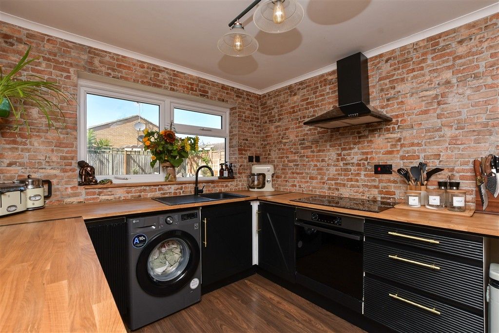 Property photo 3 of 13 Kitchen