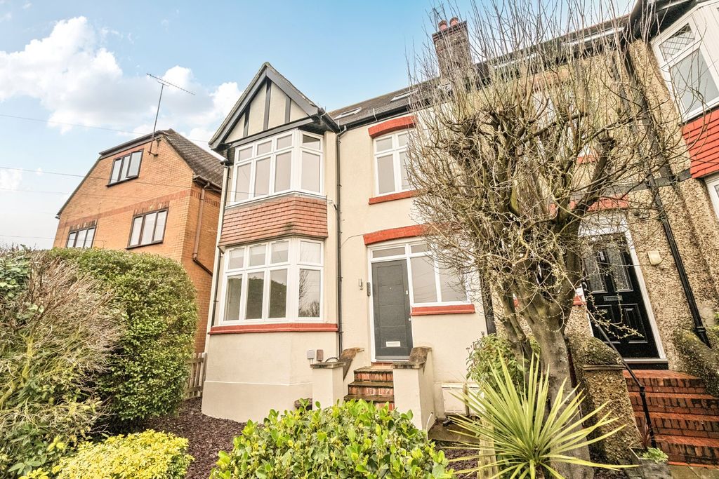 Property photo 2 of 11 Picture No. 15