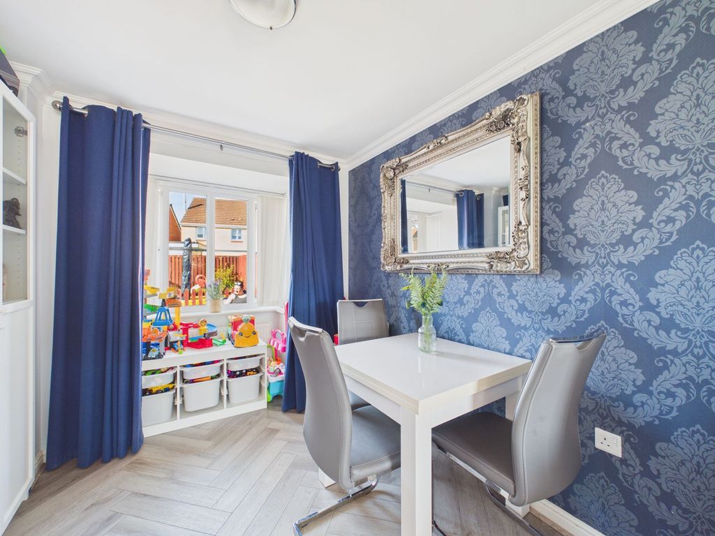 Property photo 3 of 25