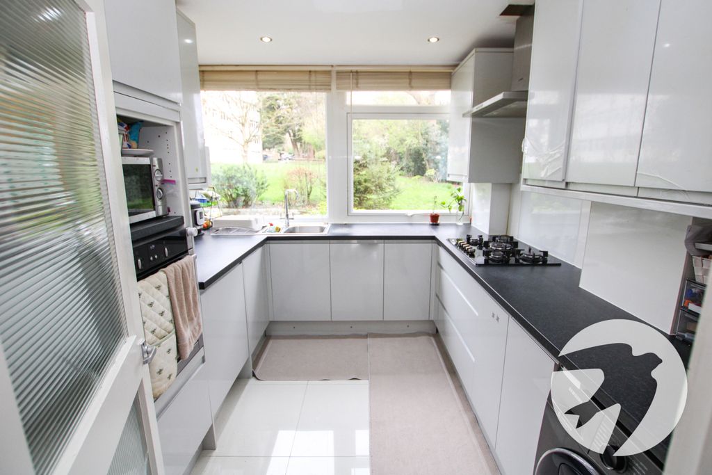 Property photo 3 of 15 Picture No. 10