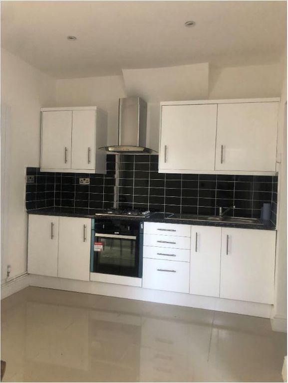 Property photo 1 of 6 Kitchen