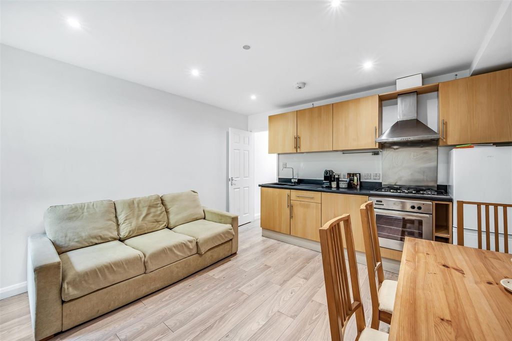 Property photo 3 of 12 Lgf - 50 Shakespeare Road-4.Jpg