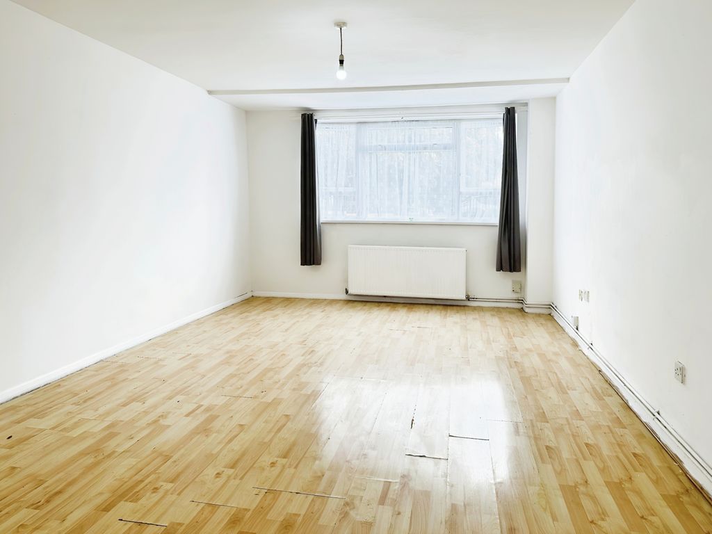 Property photo 3 of 17 Lounge/Diner