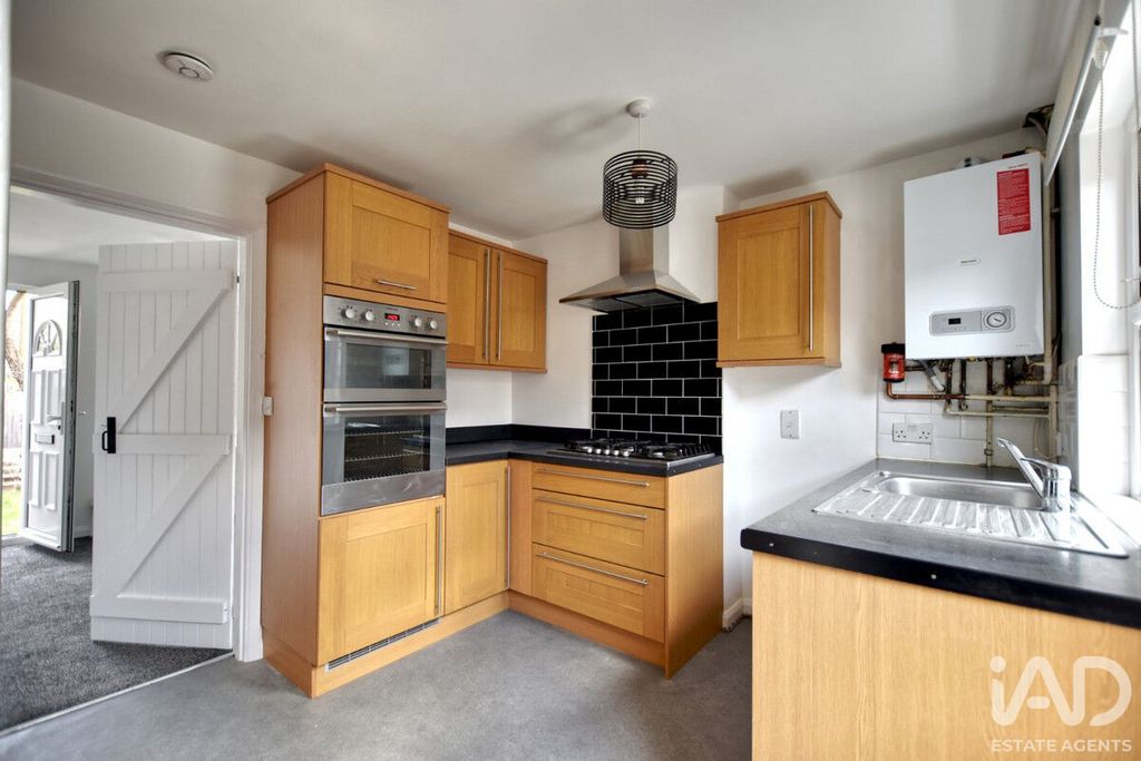Property photo 2 of 9