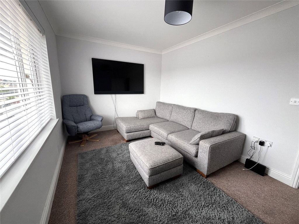 Property photo 3 of 11 Picture No. 13