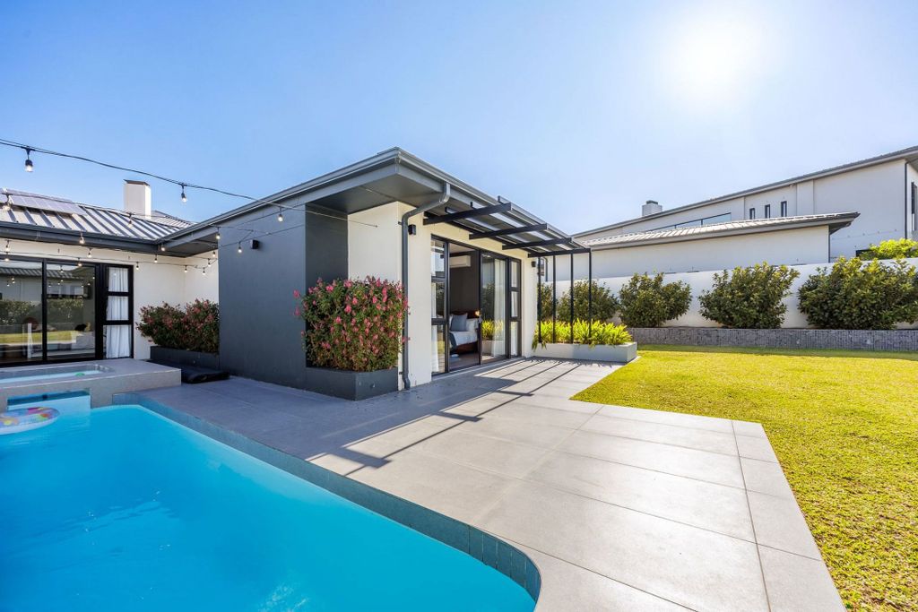 Property photo 1 of 44 Dbv1744914