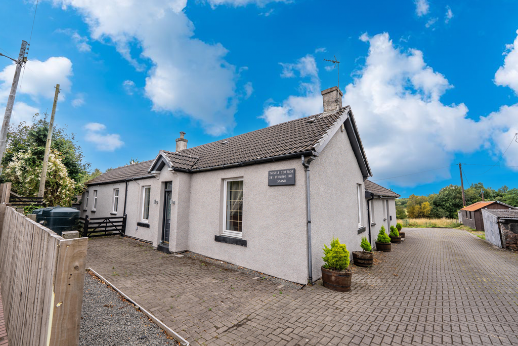 Property photo 1 of 54 4Â Bedroom Detached Bungalow For Sale
