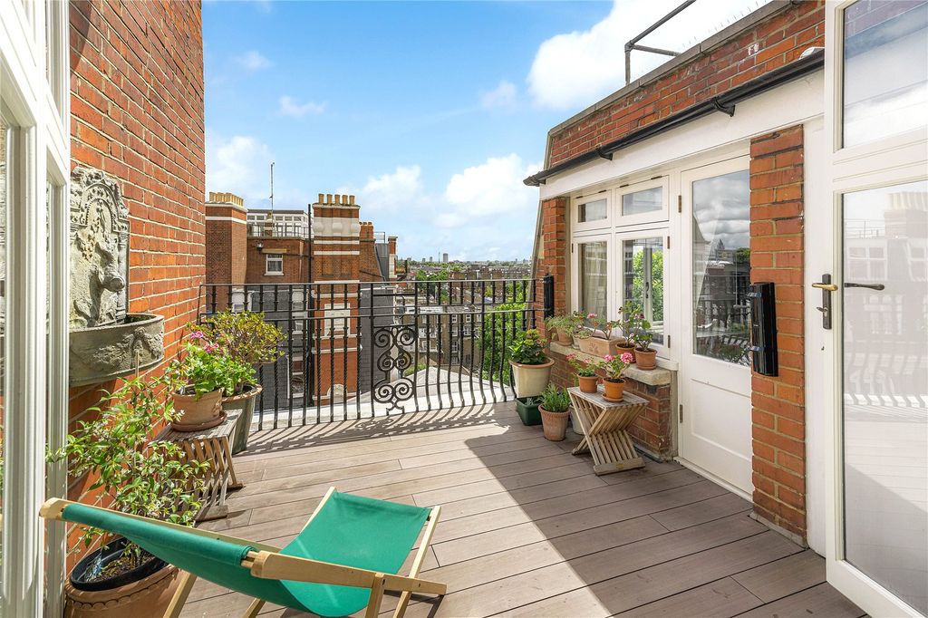 Property photo 1 of 12 Terrace 1