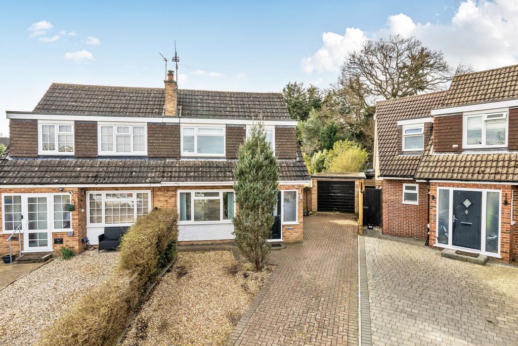 Property photo 1 of 17 1-69B059c356604-1...