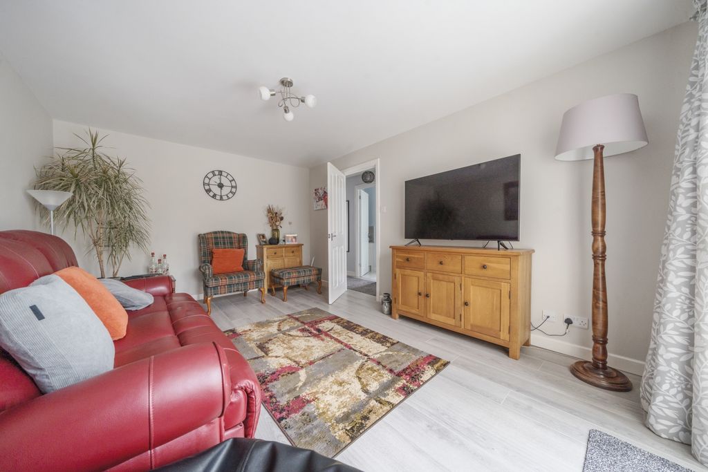 Property photo 3 of 10 1319837-5-6868Eb8960c00-Arw