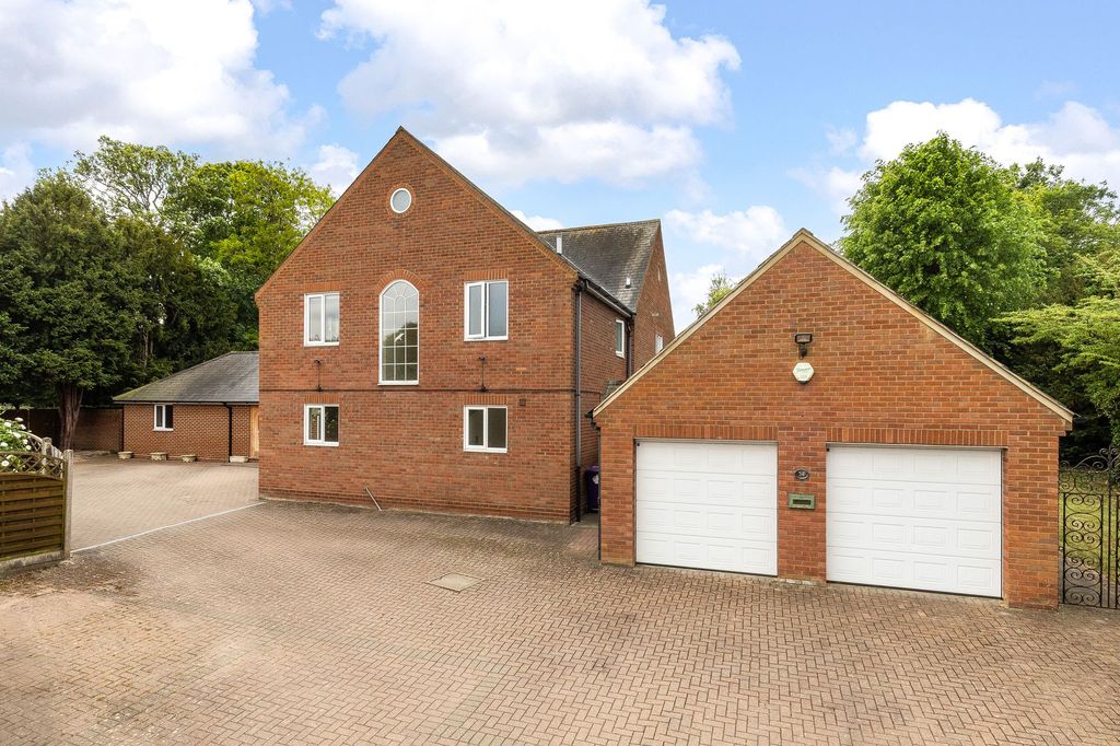 Property photo 2 of 42