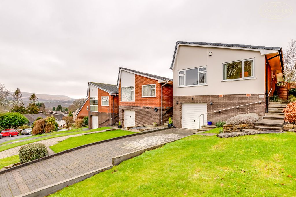 Property photo 1 of 23 Driveway
