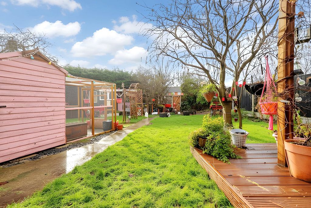 Property photo 2 of 19