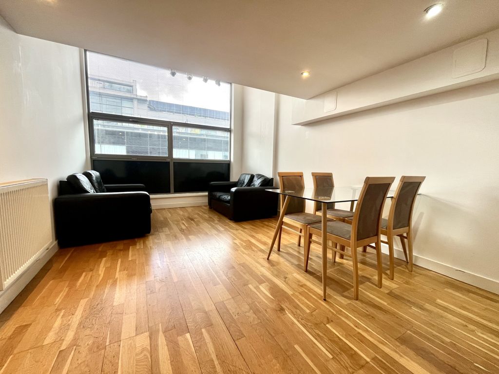 Property photo 2 of 15 Lounge