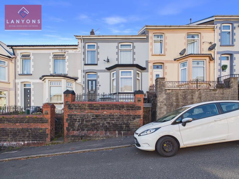Property photo 1 of 12 Giraffe360-Still020