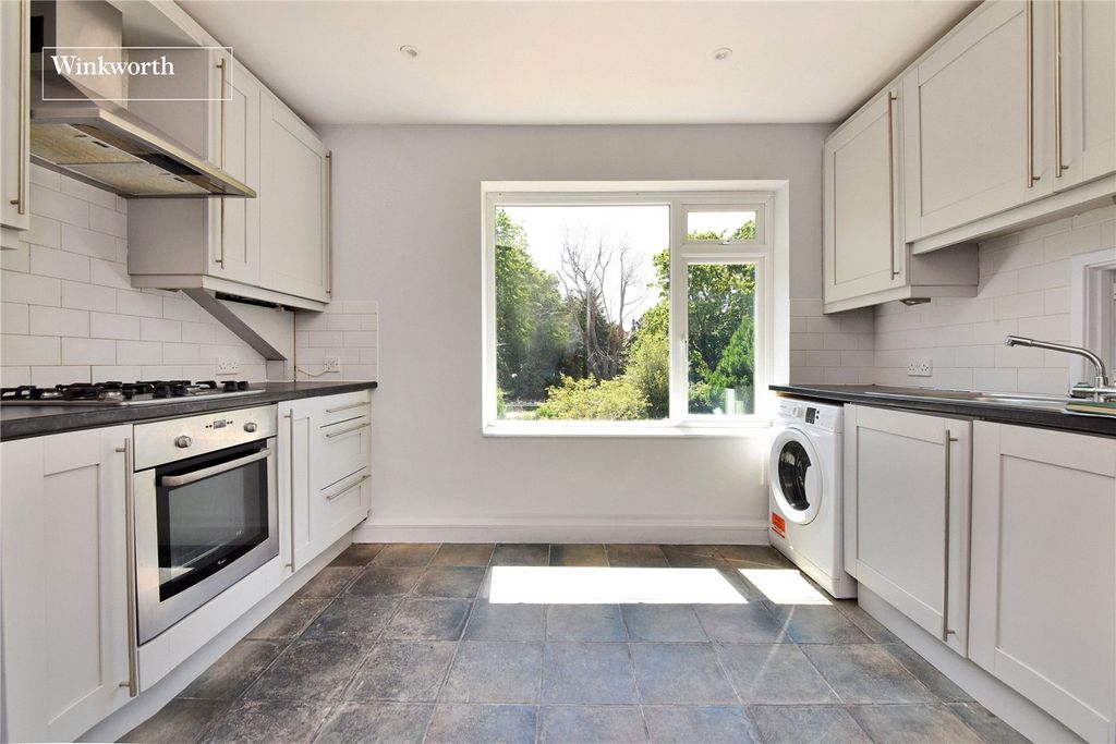 Property photo 1 of 16 Picture No. 05