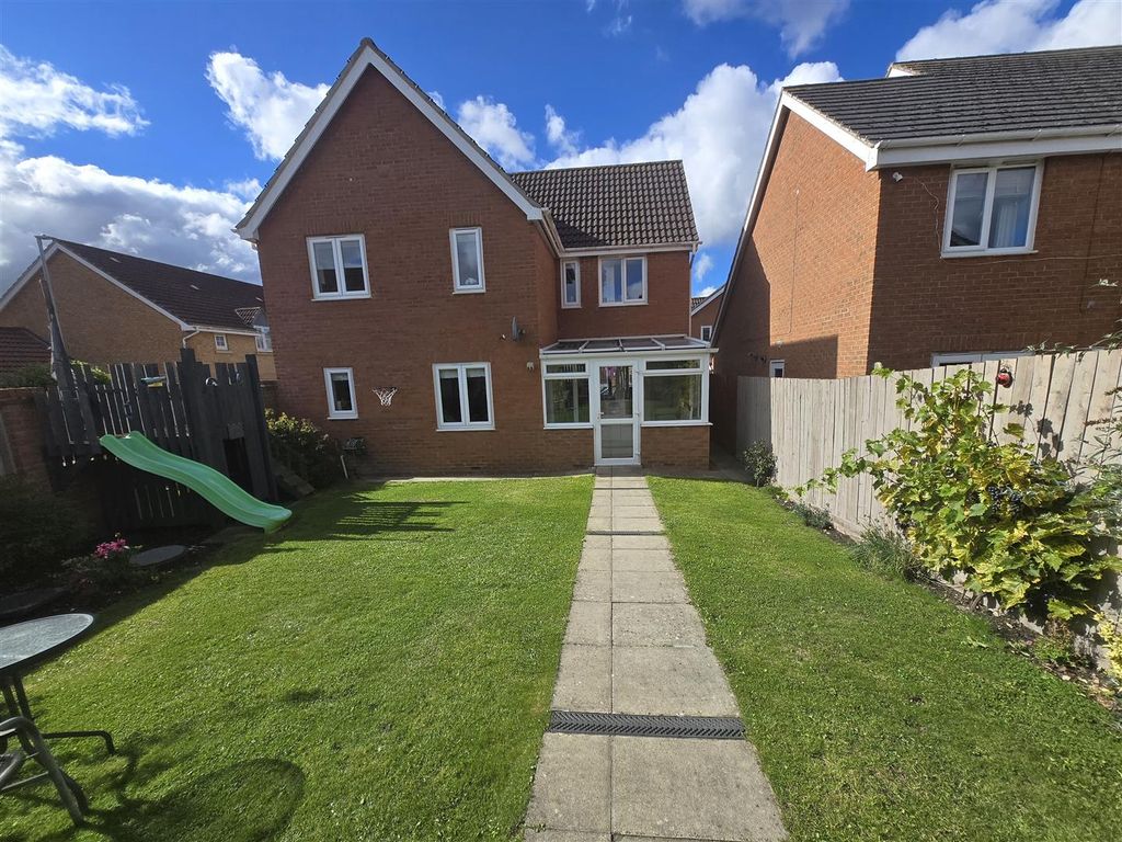 Property photo 2 of 17 Back Garden.Jpg