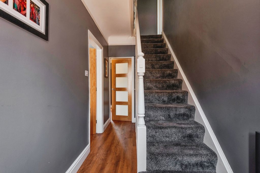 Property photo 2 of 24 Pbox-Img.Jpg