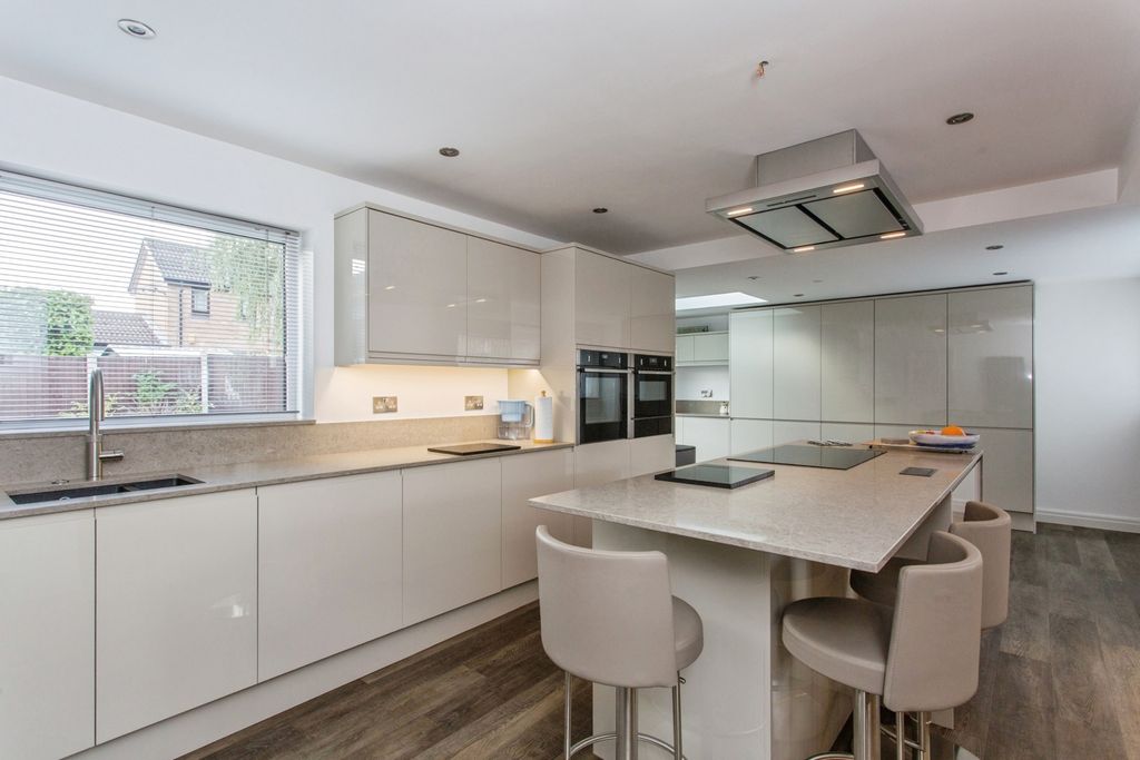 Property photo 3 of 17 Kitchen Diner