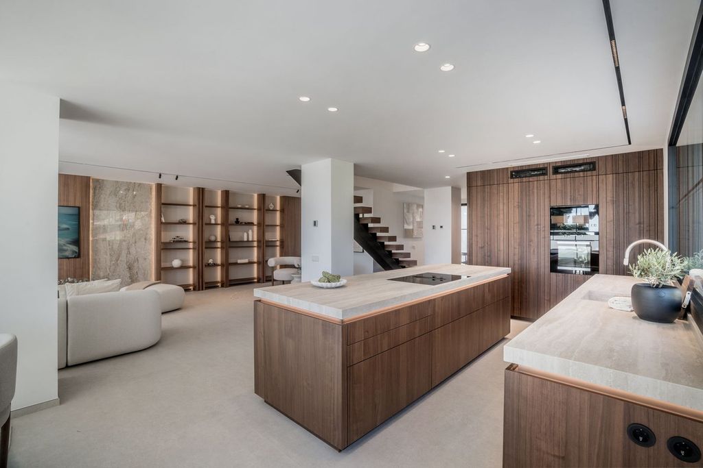 Property photo 1 of 38