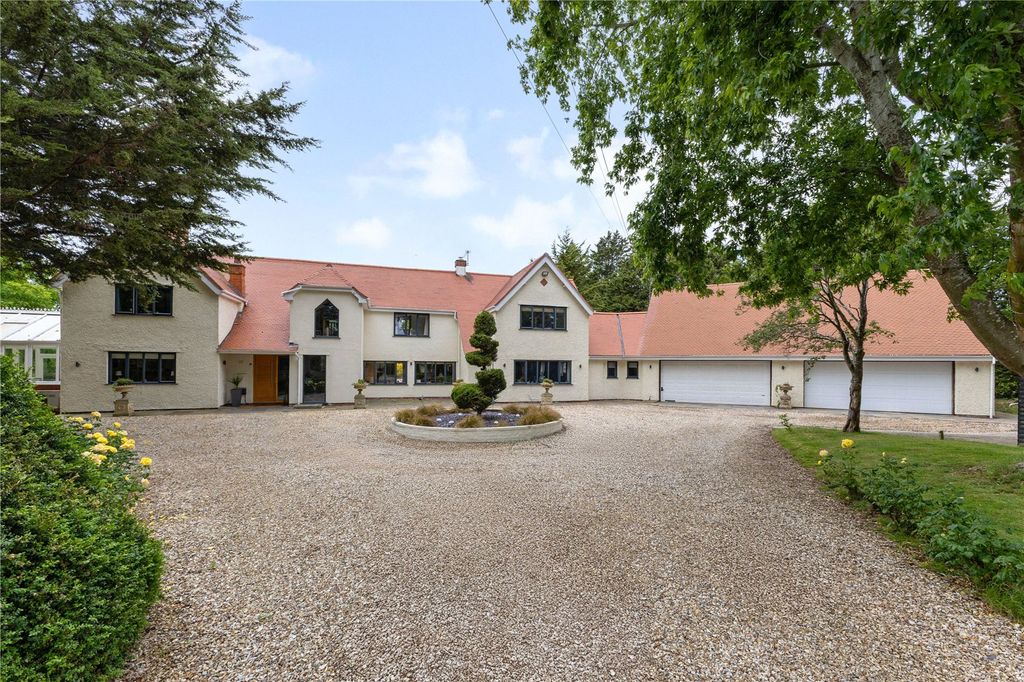 Property photo 1 of 29 Crossways