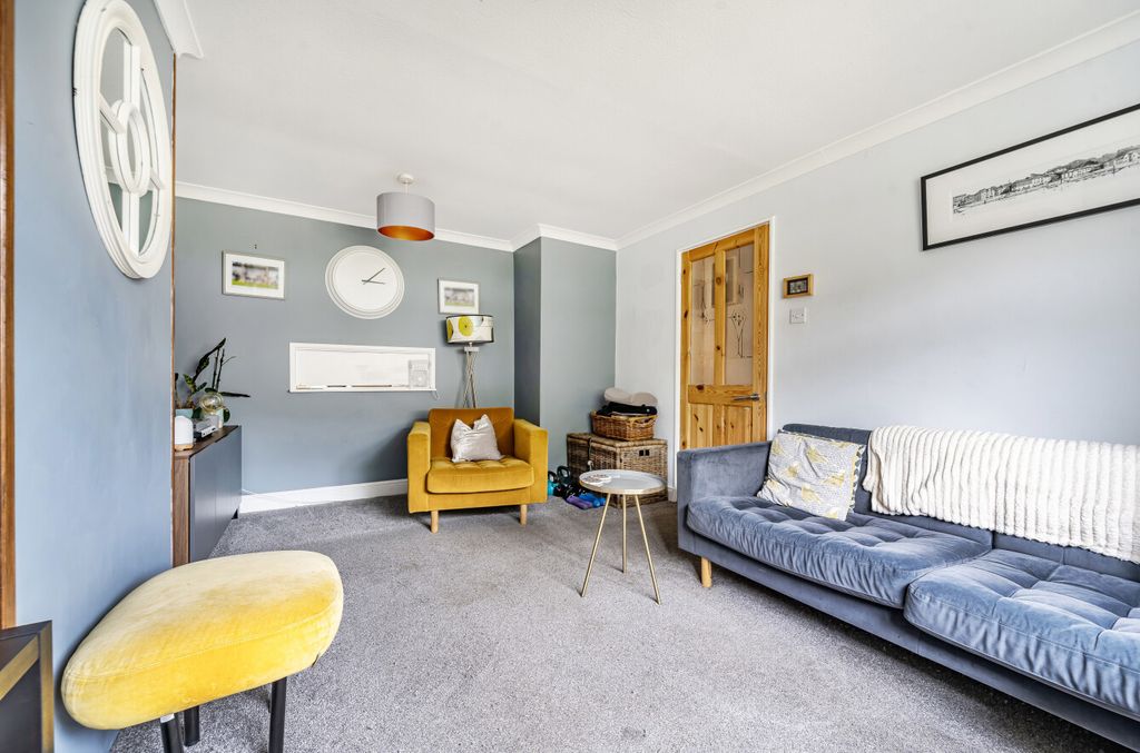 Property photo 3 of 16 1328674-14-688254...