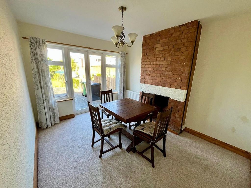 Property photo 3 of 10 Dining Room