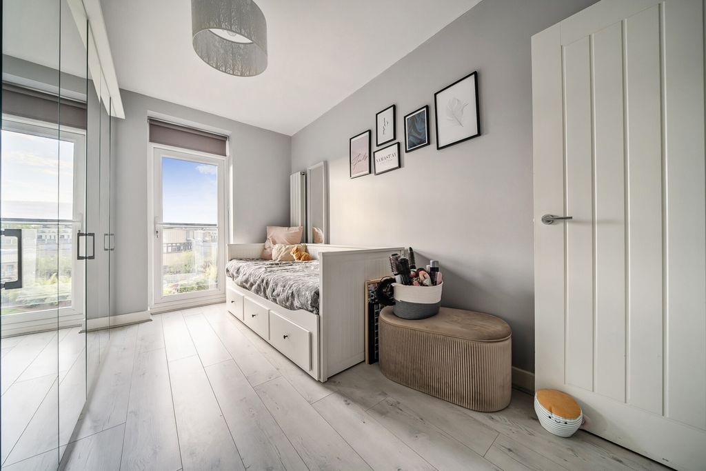 Property photo 3 of 21 Bedroom