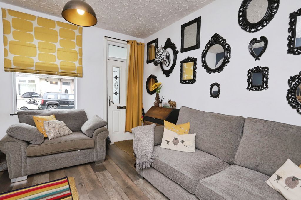 Property photo 3 of 15