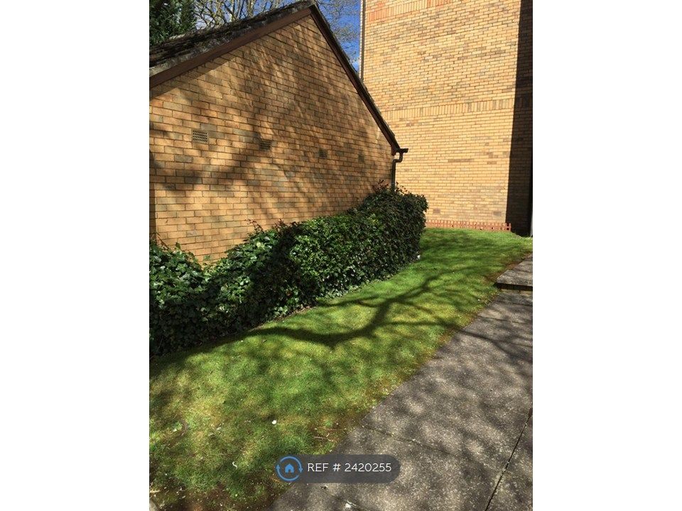 Property photo 2 of 15 Shared Garden