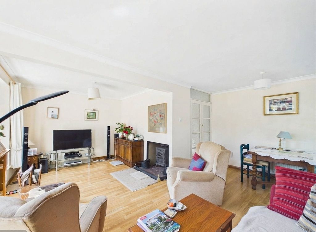 Property photo 3 of 13