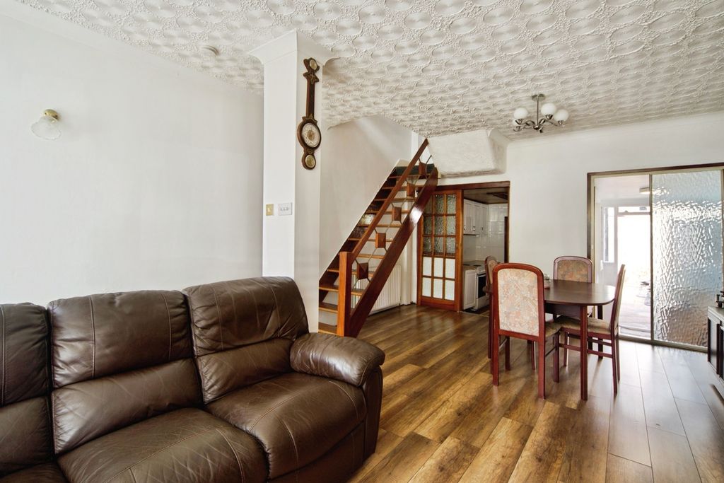 Property photo 2 of 22 Pbox-Img.Jpg