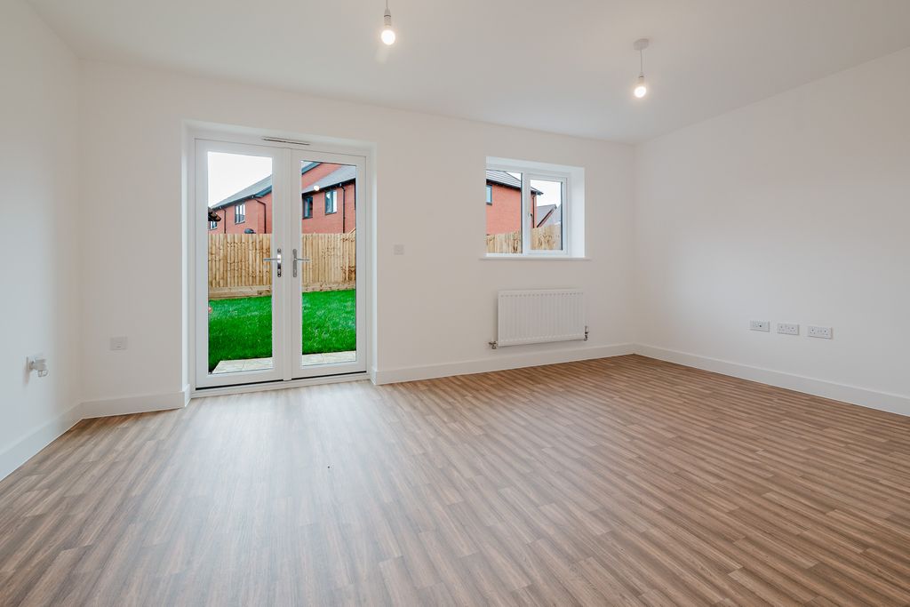 Property photo 3 of 8 Photo