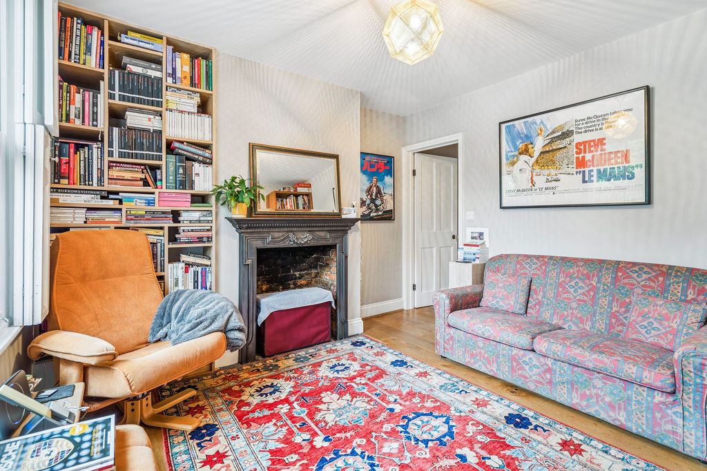 Property photo 2 of 18