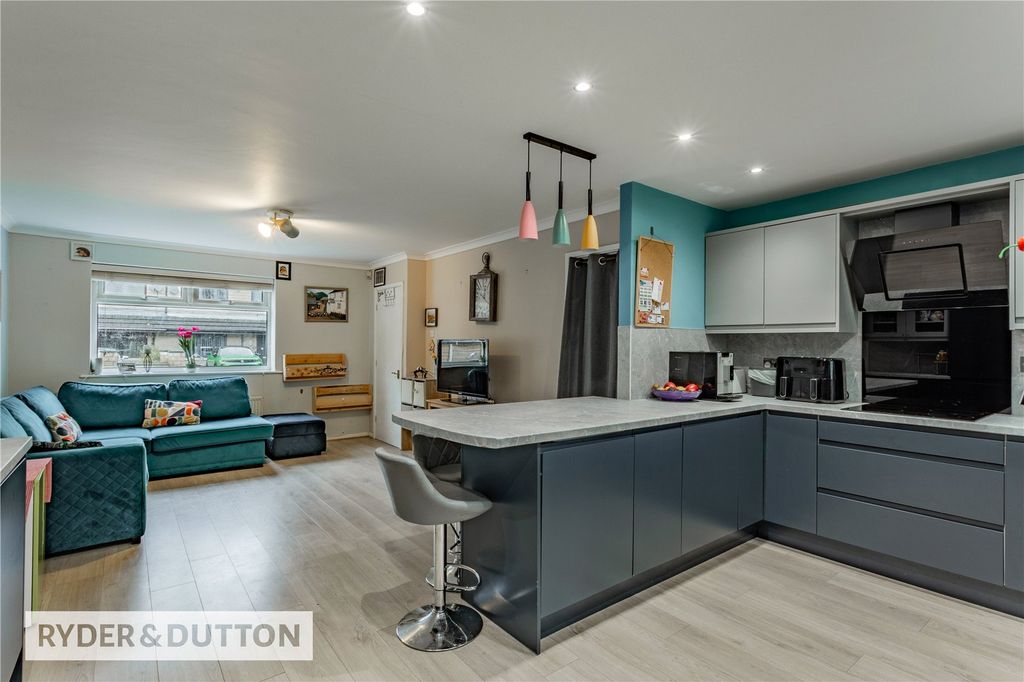 Property photo 1 of 19 Kitchen