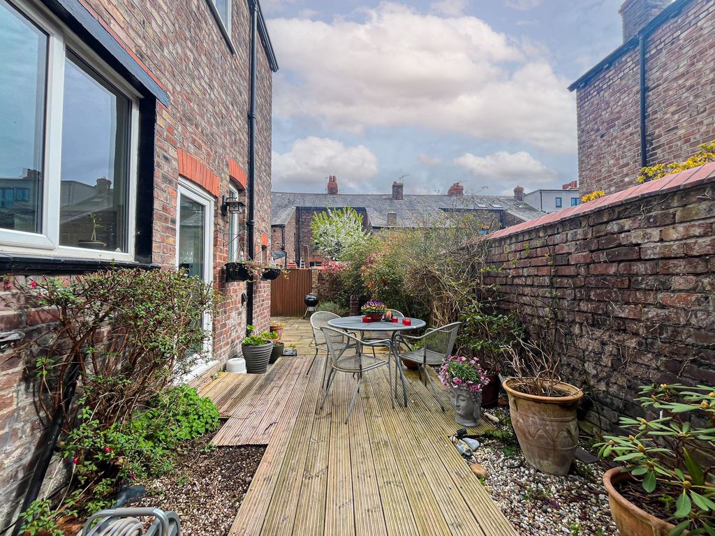 Property photo 3 of 22