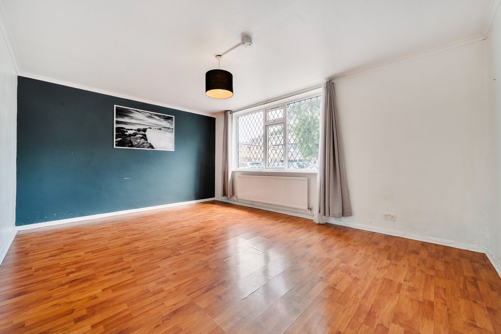 Property photo 3 of 16 5248936