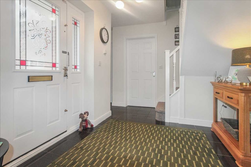 Property photo 2 of 28 Entrance Hallway