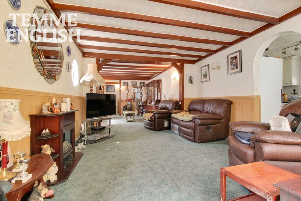 Property photo 3 of 26