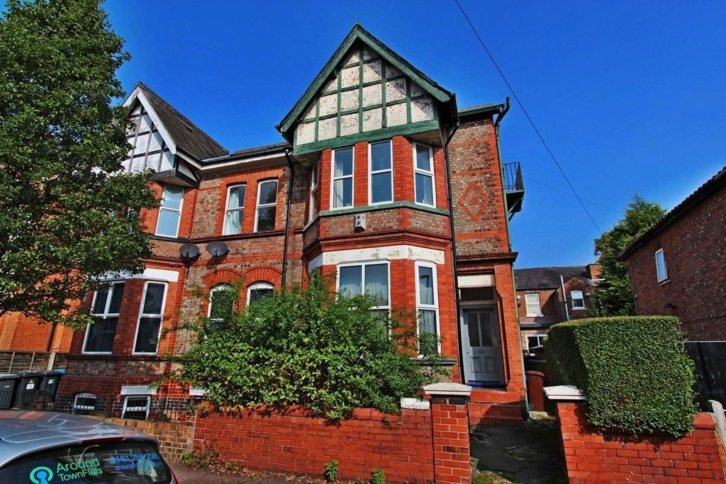 Property photo 1 of 12 External