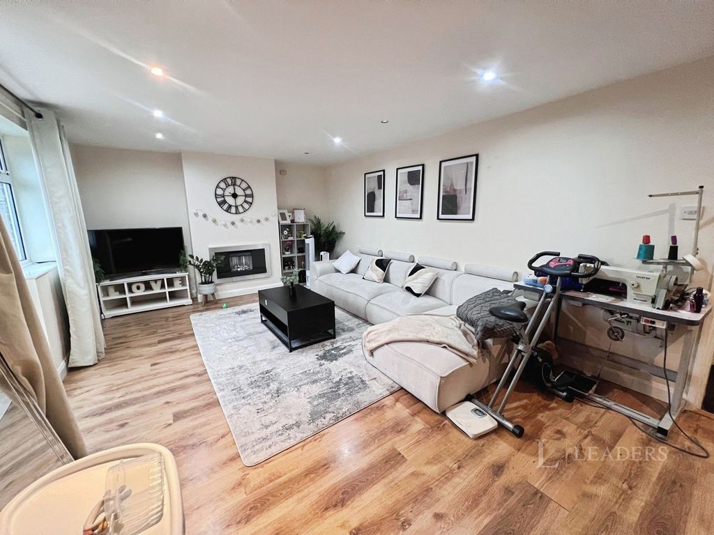 Property photo 2 of 7 Pbox-Img.Jpg