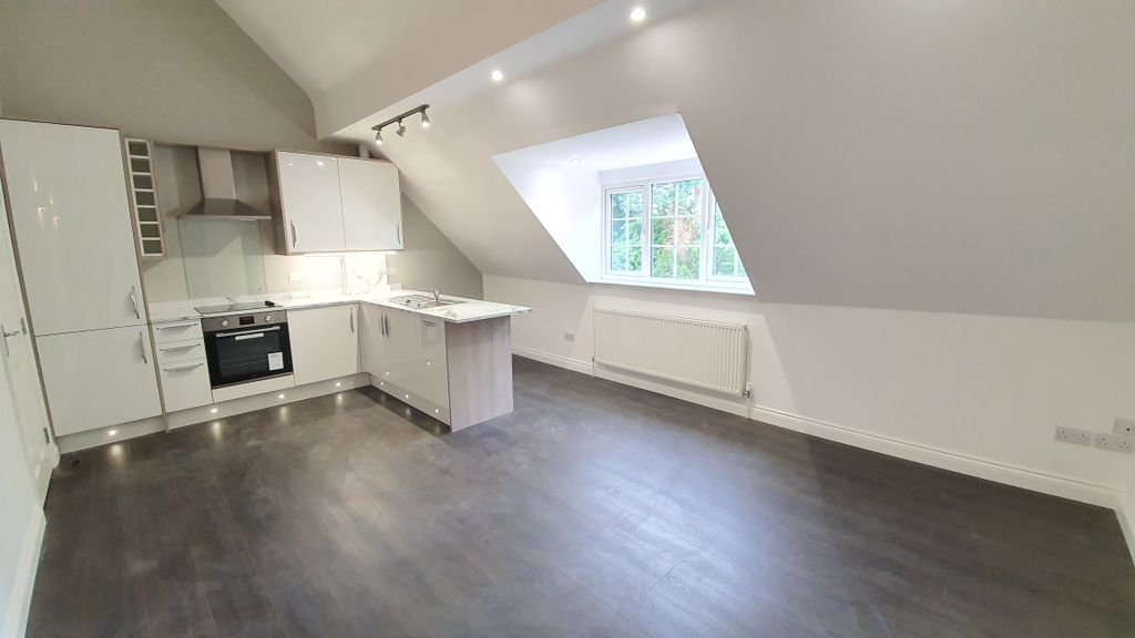 Property photo 3 of 8 Liv