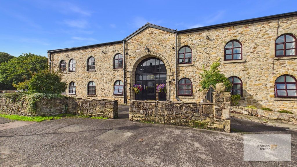 Property photo 1 of 13 External
