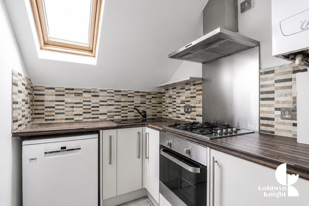 Property photo 2 of 4 Kitchen