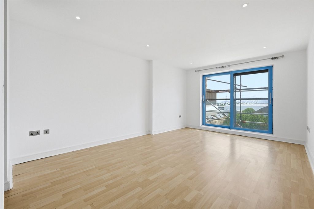 Property photo 2 of 17 Picture No. 06