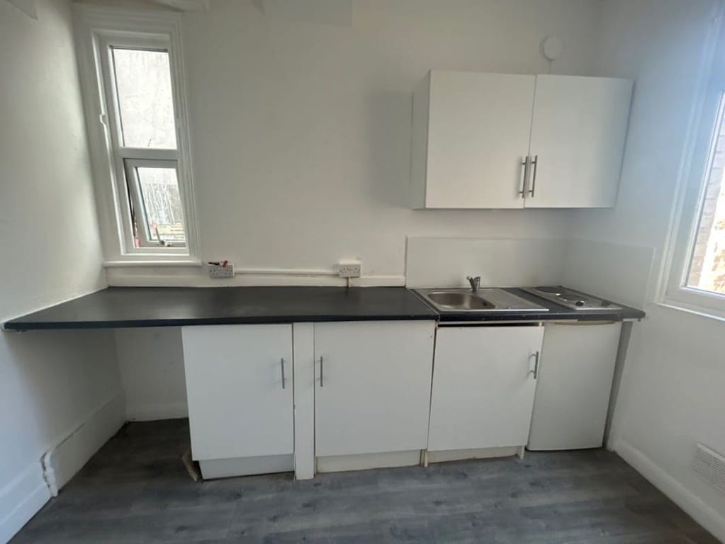 Property photo 2 of 3