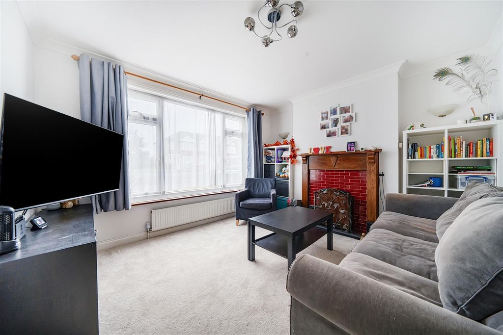 Property photo 3 of 21 Living Room